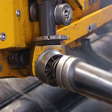 Enhancing Performance of Hydraulic Cranes with One-Piece Hose Fittings