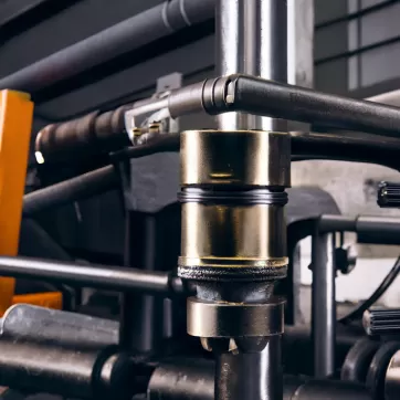 Using One-Piece Hose Fittings in Forklifts and Material Handling Equipment